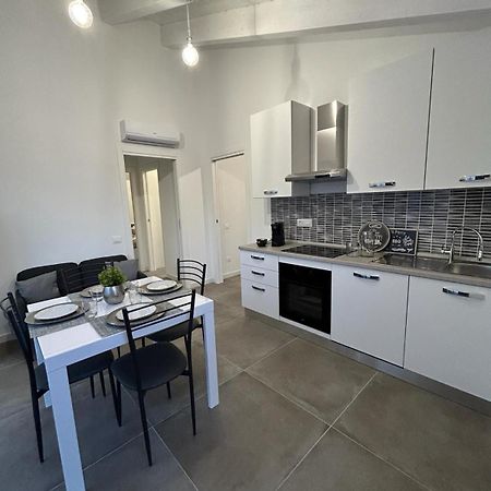 Family House Lägenhet Porto Torres Exteriör bild