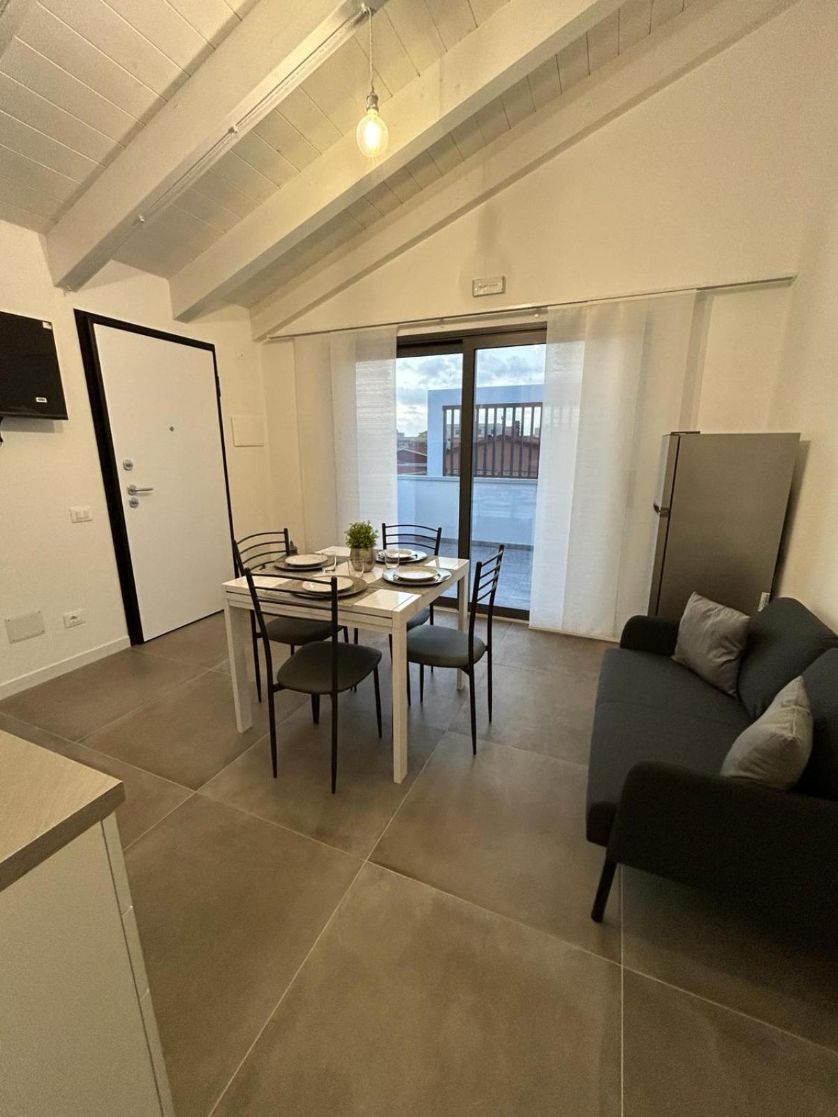 Family House Lägenhet Porto Torres Exteriör bild