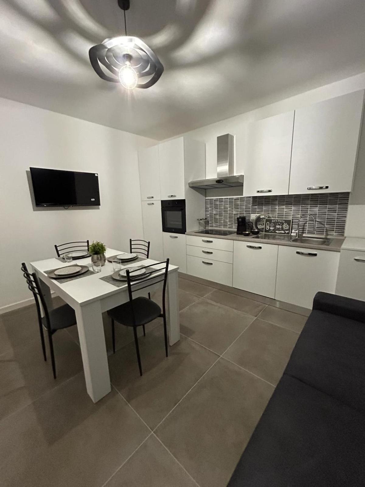 Family House Lägenhet Porto Torres Exteriör bild