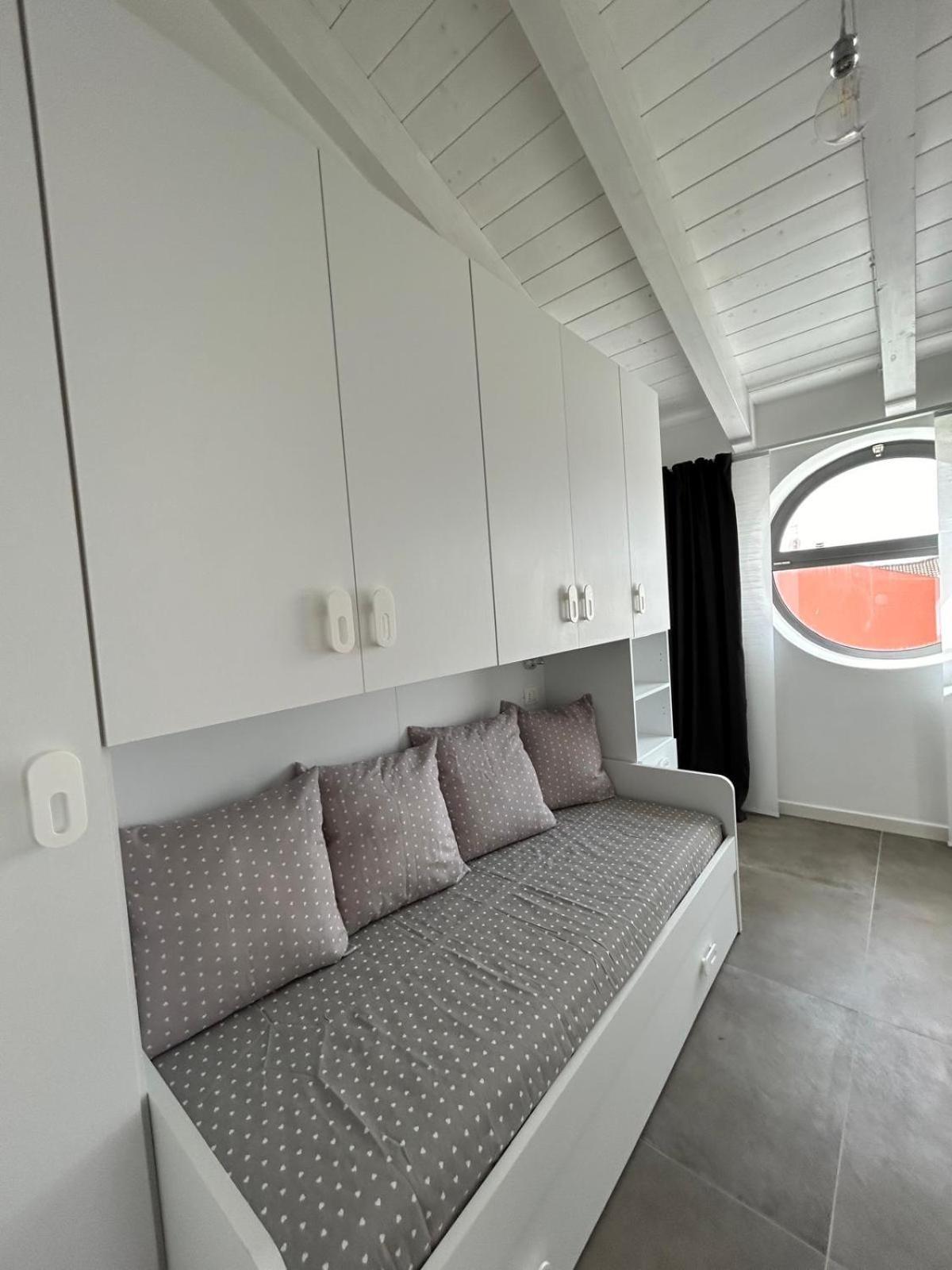 Family House Lägenhet Porto Torres Exteriör bild