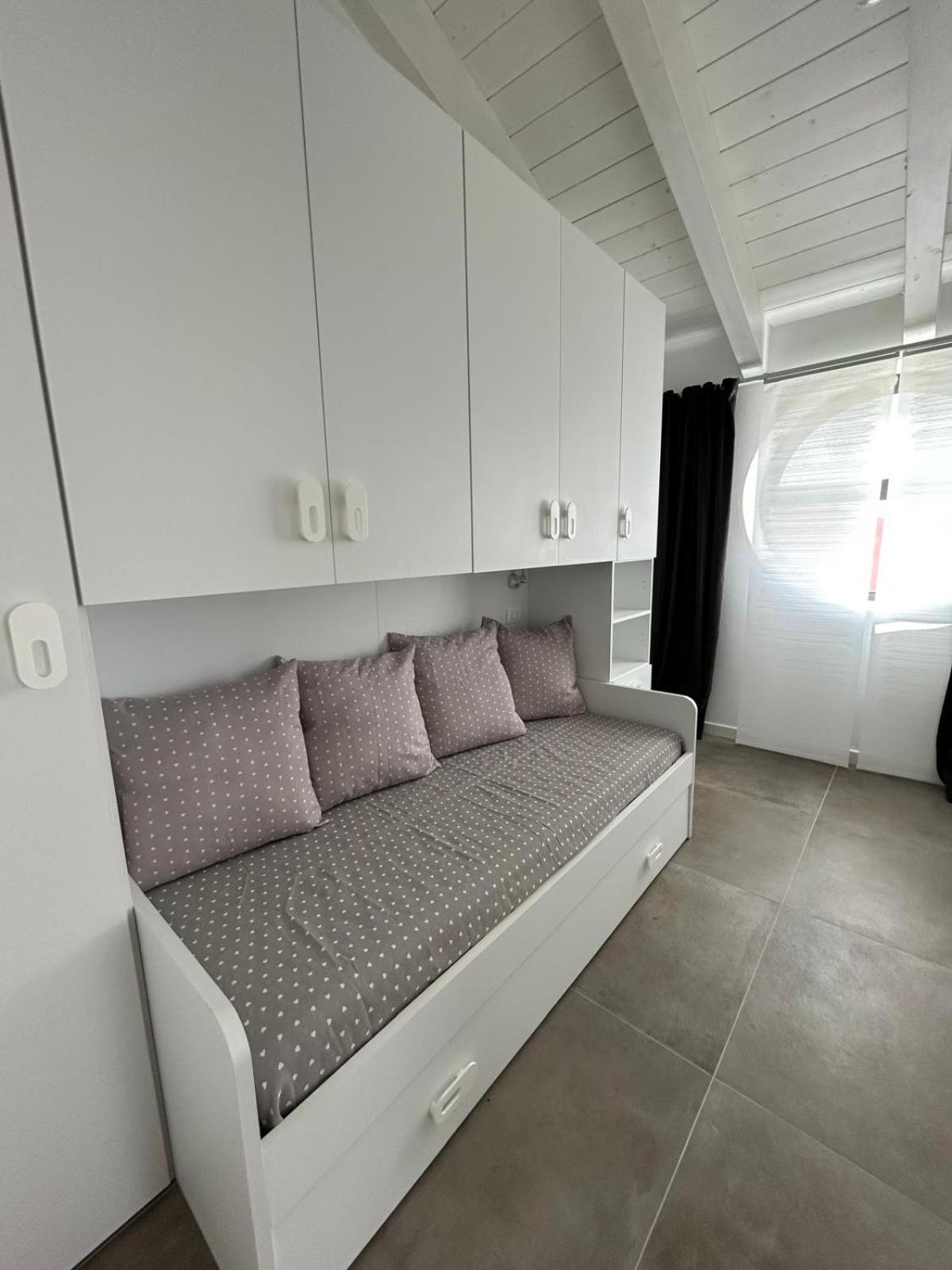 Family House Lägenhet Porto Torres Exteriör bild